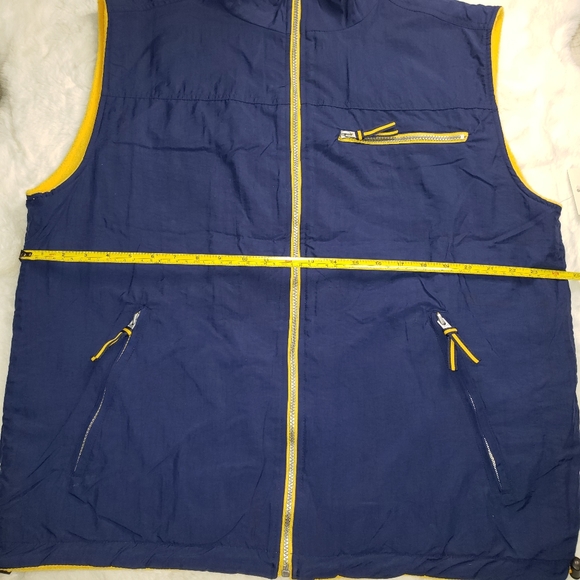 Men Reversible Vest Jacket - Picture 6 of 9